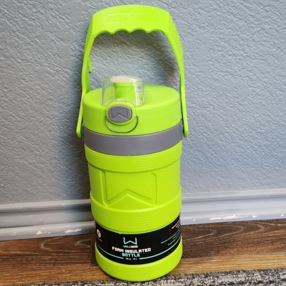 NWT Wellness 64 oz Neon Lime Green Foam Insulated Water Bottle